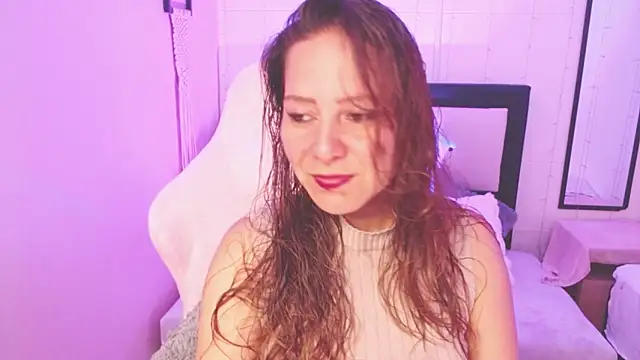 camila delarosa online show from 05/25/26, 04:13