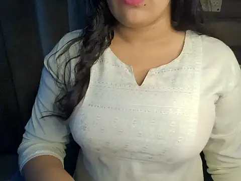 Snapshot of Trezza chatting on 11/03/25, 06:20 Trezza online show from 11/03/25, 06:20