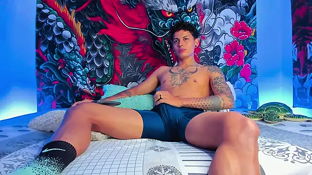 Maxi Gray online show from 10/05/25, 01:04