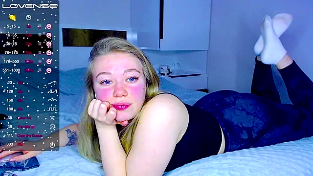 Snapshot of kitti_kaattt chatting on 12/04/24, 12:14 kitti kaattt online show from 12/04/24, 12:14