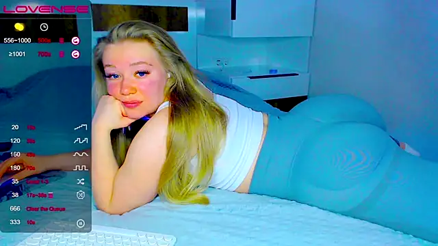 Snapshot of kitti_kaattt chatting on 11/04/25, 10:47 kitti kaattt online show from 11/04/25, 10:47