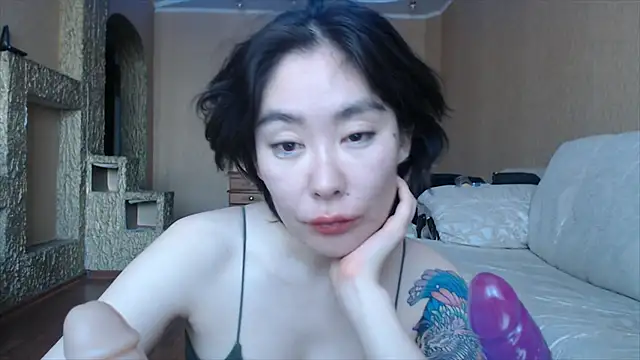 Snapshot of Kunimitsuu_ chatting on 02/23/25, 03:56 Kunimitsuu online show from 02/23/25, 03:56