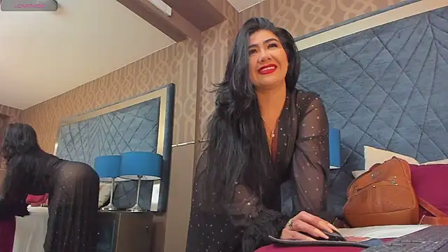 Snapshot of Janna_Rousse_ chatting on 11/22/25, 02:16 Janna Rousse online show from 11/22/25, 02:16