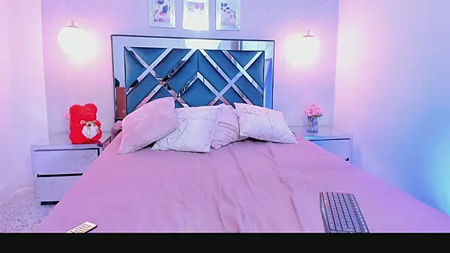 Miakhalifa 7 online show from 01/15/25, 11:32