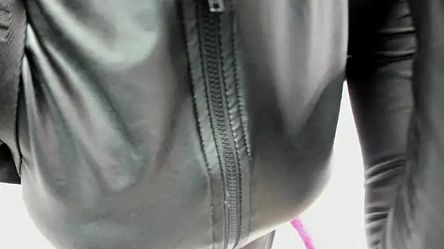 Miakhalifa 7 online show from 12/17/25, 03:34