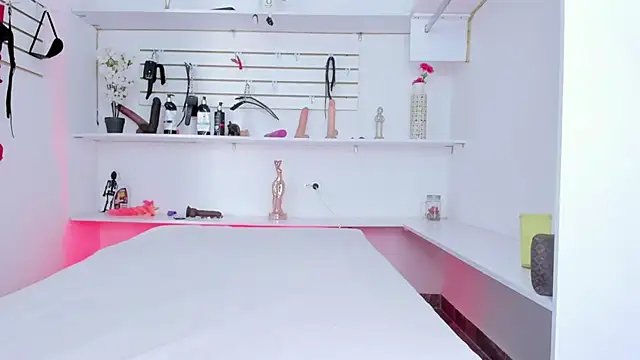 Alejandra Dunn online show from 10/09/25, 01:09