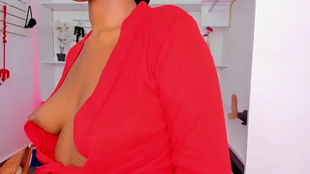 Alejandra Dunn online show from 10/31/25, 01:06