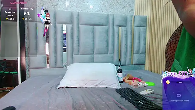 Snapshot of MiissBNasty chatting on 12/18/25, 03:01 MiissBNasty online show from 12/18/25, 03:01