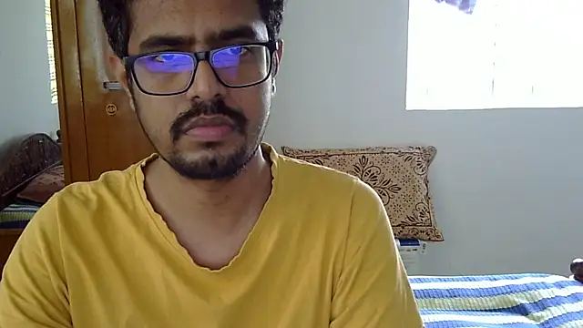 Snapshot of The_SHY_uncut chatting on 10/02/25, 05:25 The SHY uncut online show from 10/02/25, 05:25