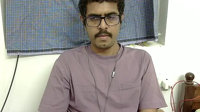 Snapshot of The_SHY_uncut chatting on 10/18/25, 01:12 The SHY uncut online show from 10/18/25, 01:12