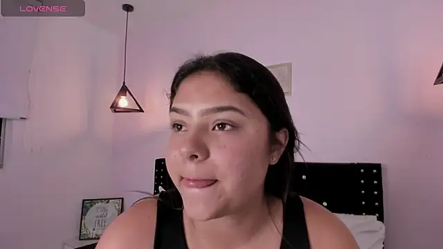 Oriana Guzman online show from 09/15/25, 12:32