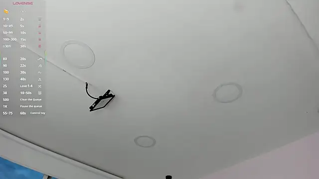 Oriana Guzman online show from 10/09/25, 10:52