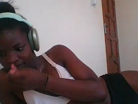 hotgal1112 online show from 11/26/25, 10:05