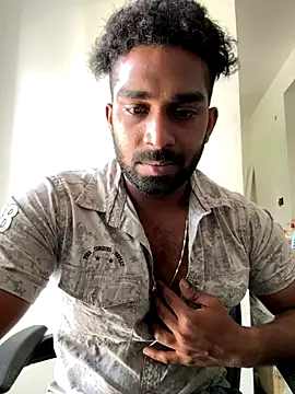 Snapshot of Handsomehunk_4U chatting on 09/26/25, 06:28 Handsomehunk 4U online show from 09/26/25, 06:28