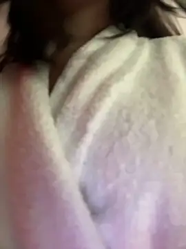 Snapshot of Aiko_Yumi chatting on 09/21/25, 09:49 Aiko Yumi online show from 09/21/25, 09:49