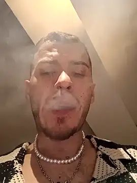 Snapshot of BenDover313OF chatting on 12/15/24, 04:40 BenDover313OF online show from 12/15/24, 04:40