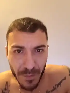 Snapshot of BenDover313OF chatting on 01/14/25, 10:02 BenDover313OF online show from 01/14/25, 10:02