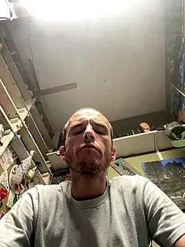 Snapshot of tleaper21101 chatting on 09/14/25, 06:12 tleaper21101 online show from 09/14/25, 06:12