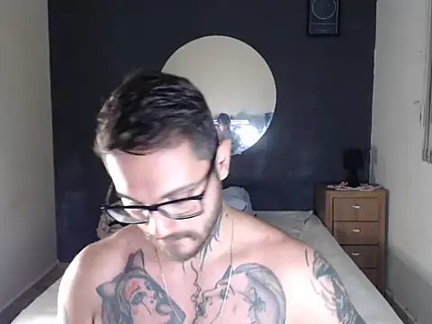 Snapshot of clark_r chatting on 11/13/25, 12:20 clark r online show from 11/13/25, 12:20