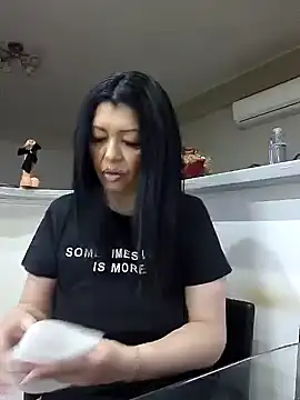 Snapshot of Milf_Abigail chatting on 01/14/25, 11:05 Milf Abigail online show from 01/14/25, 11:05