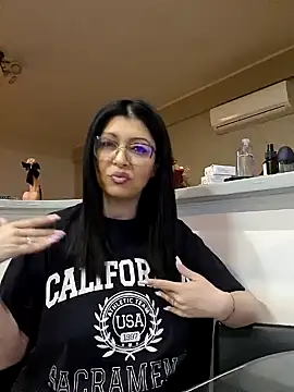 Snapshot of Milf_Abigail chatting on 01/17/25, 03:53 Milf Abigail online show from 01/17/25, 03:53