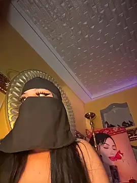 Snapshot of ORLA86 chatting on 11/15/25, 10:04 ORLA86 online show from 11/15/25, 10:04