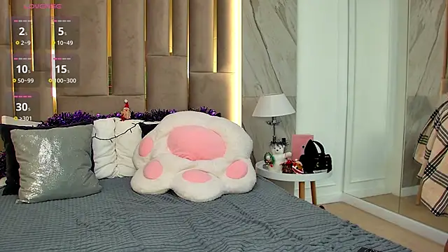 Snapshot of Gabriella_Wils chatting on 12/17/24, 08:56 Gabriella Wils online show from 12/17/24, 08:56