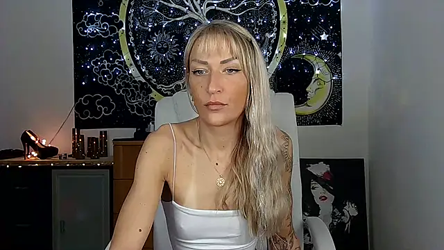 SexxyLiviaa online show from 12/16/24, 03:43