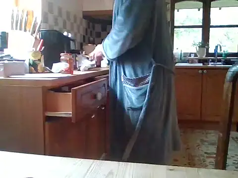 Snapshot of jakjak106 chatting on 10/12/25, 09:08 jakjak106 online show from 10/12/25, 09:08