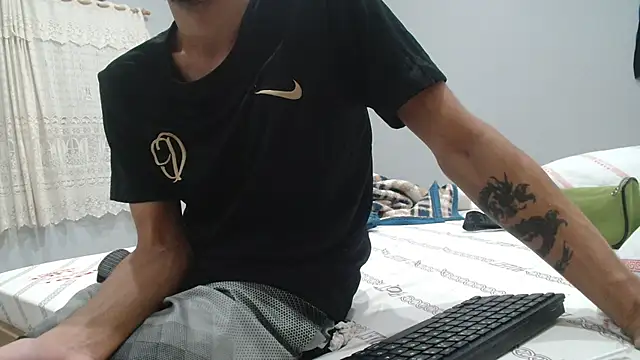 UncutToyBoy23cm online show from 06/24/26, 03:22