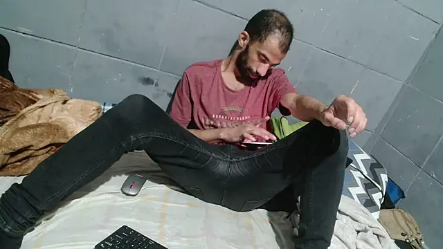 UncutToyBoy23cm online show from 08/08/26, 03:19