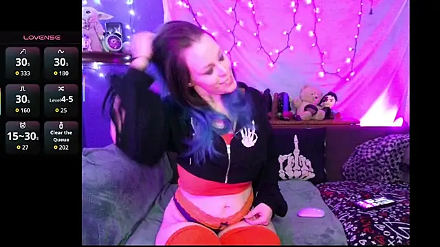 EverlyEster online show from 11/08/25, 03:07