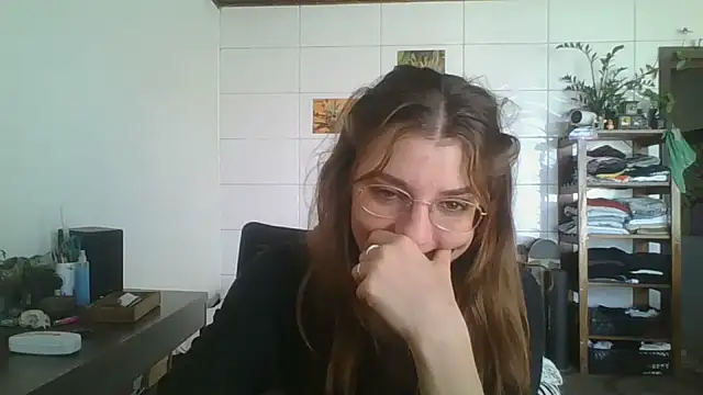 SweetyBabyDemon online show from 10/14/25, 01:45