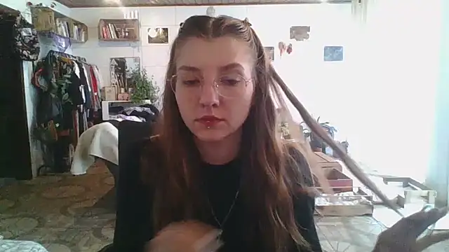 SweetyBabyDemon online show from 10/28/25, 01:25