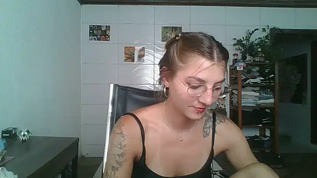 SweetyBabyDemon online show from 02/02/26, 04:27