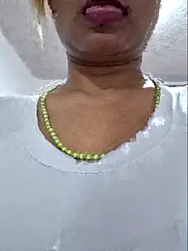 gatadeojosclaros online show from 10/19/25, 02:45