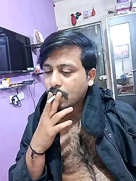 Snapshot of GlassBarge9 chatting on 01/07/25, 08:21 GlassBarge9 online show from 01/07/25, 08:21