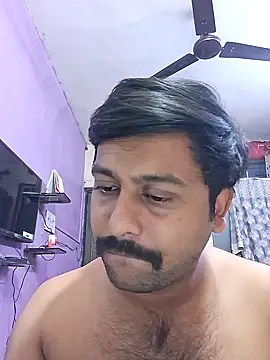 Snapshot of GlassBarge9 chatting on 01/08/25, 10:27 GlassBarge9 online show from 01/08/25, 10:27