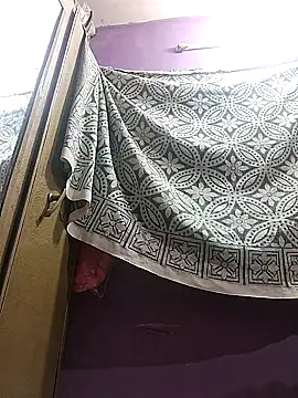 Snapshot of GlassBarge9 chatting on 01/10/25, 08:26 GlassBarge9 online show from 01/10/25, 08:26