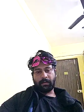 Snapshot of GlassBarge9 chatting on 11/19/25, 06:19 GlassBarge9 online show from 11/19/25, 06:19