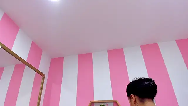 ISABELLA 020 online show from 09/19/25, 02:18