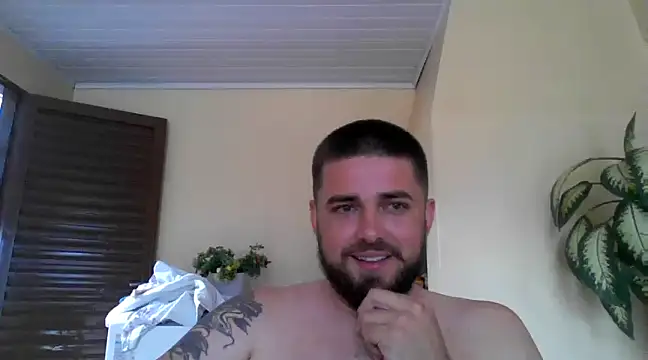 Snapshot of Dat1994 chatting on 12/12/24, 04:10 Dat1994 online show from 12/12/24, 04:10