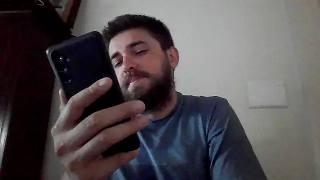 Snapshot of Dat1994 chatting on 02/03/25, 10:25 Dat1994 online show from 02/03/25, 10:25