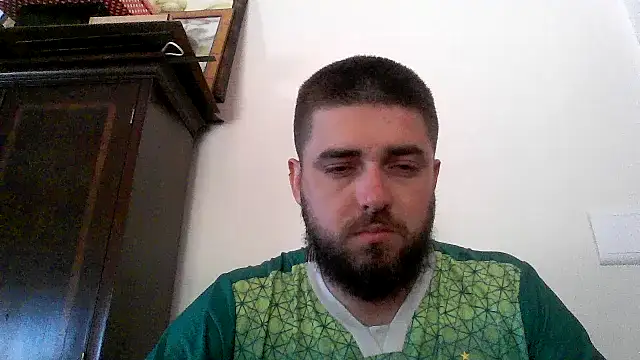 Snapshot of Dat1994 chatting on 02/17/25, 04:15 Dat1994 online show from 02/17/25, 04:15