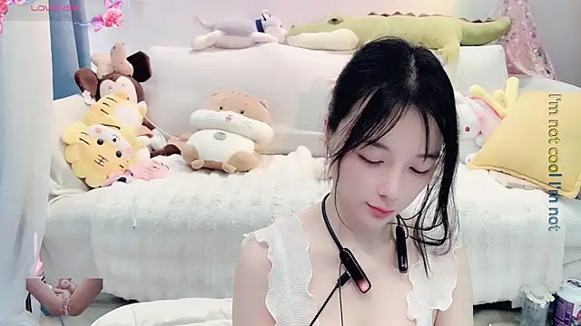 Snapshot of AKiKi711 chatting on 03/09/25, 02:50 AKiKi711 online show from 03/09/25, 02:50