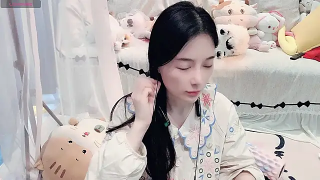 AKiKi711 online show from 06/14/26, 04:47