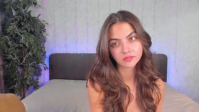 Milana Crystal  online show from 12/09/24, 08:11
