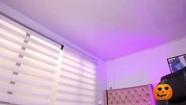 Danna Ramiirez online show from 10/11/25, 06:50