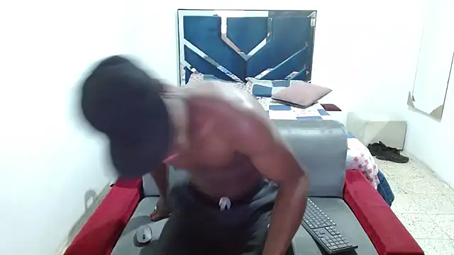 Snapshot of MiguelAngelxl chatting on 10/14/25, 06:20 MiguelAngelxl online show from 10/14/25, 06:20