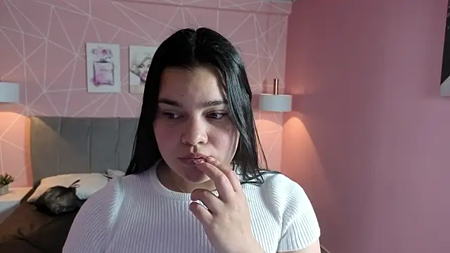 Snapshot of zara__sweet chatting on 08/03/26, 04:33 zara sweet online show from 08/03/26, 04:33